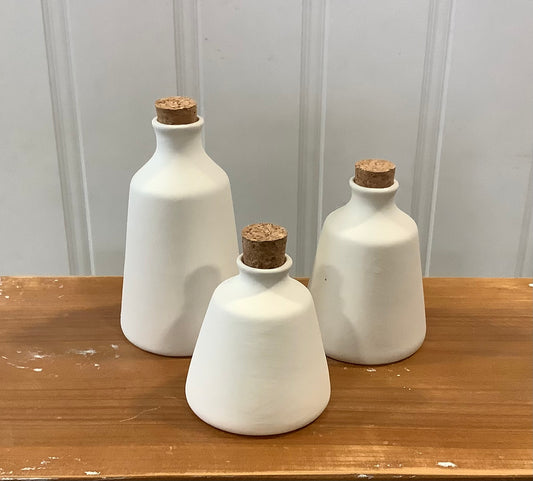 CB033 or 32 Vase / Bottle with Cork - White