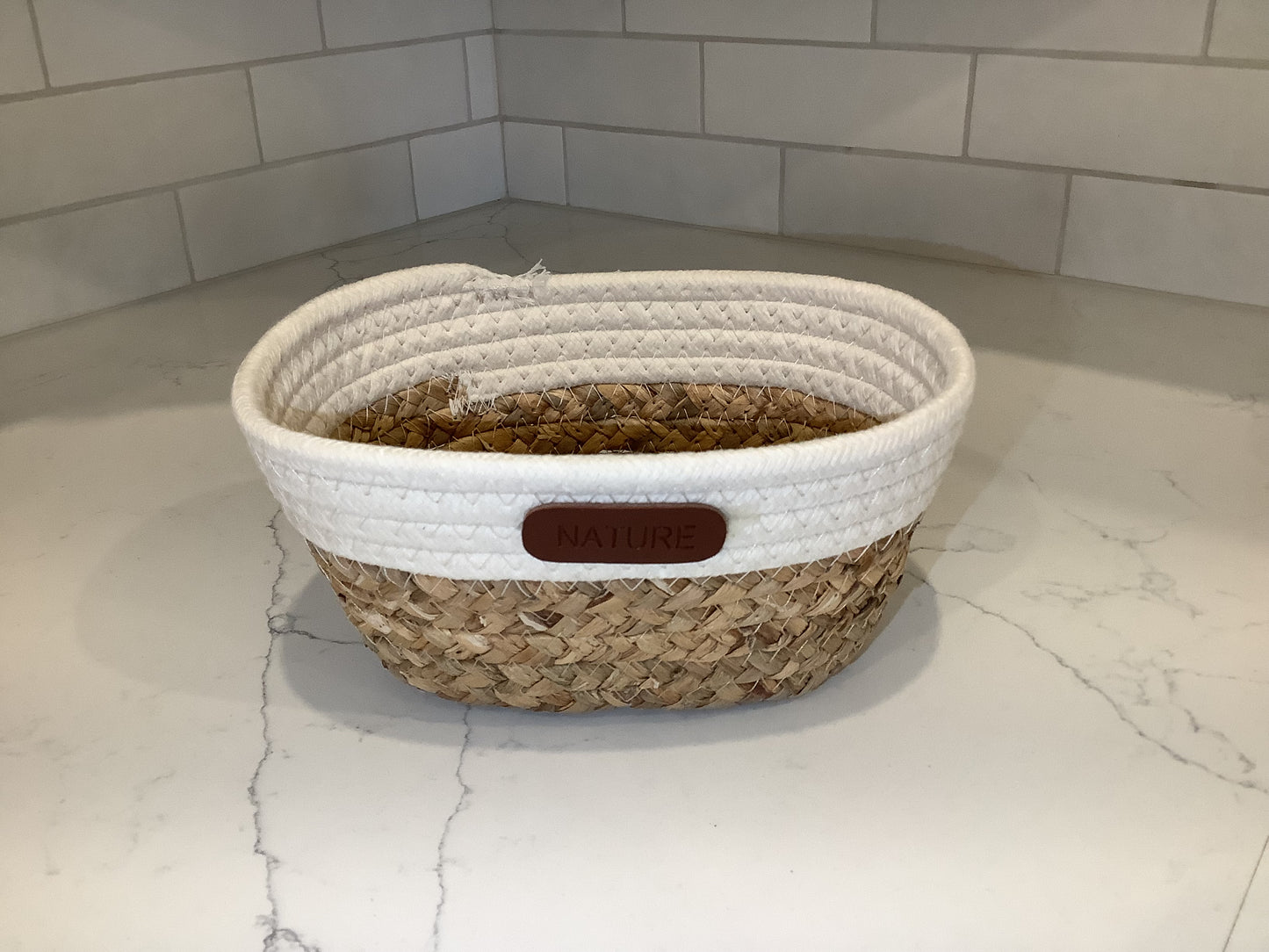 NOS2524 - Basket / White & Natural