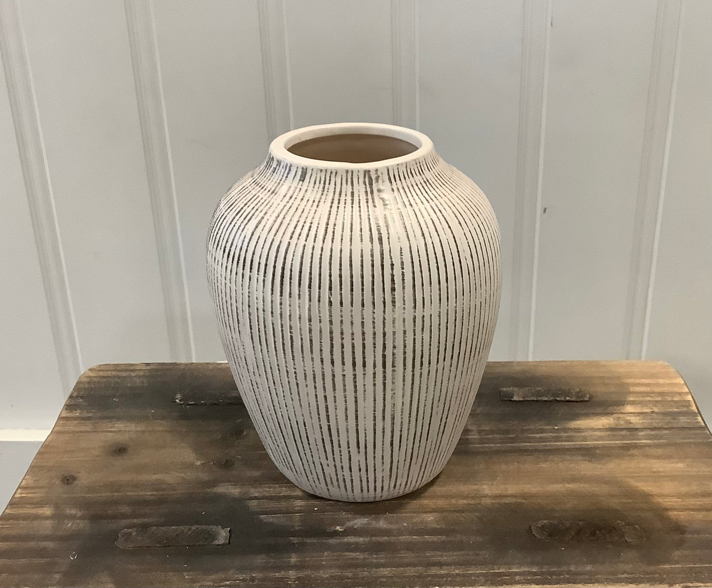 Vase / Ribbed / 7.5" Tall (RAZ4339)