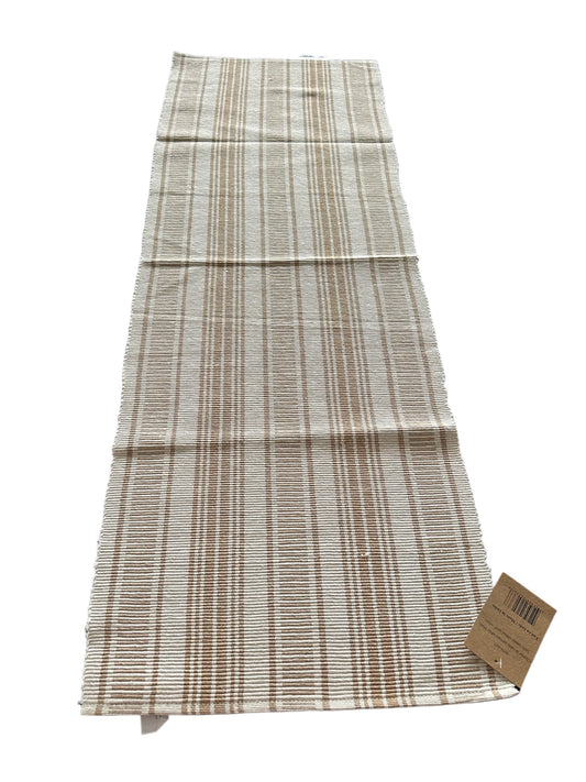 NOS2768  Table Runner