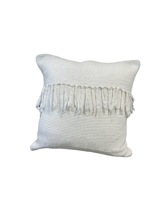 FPIMT097 - Cushion /white with fringe