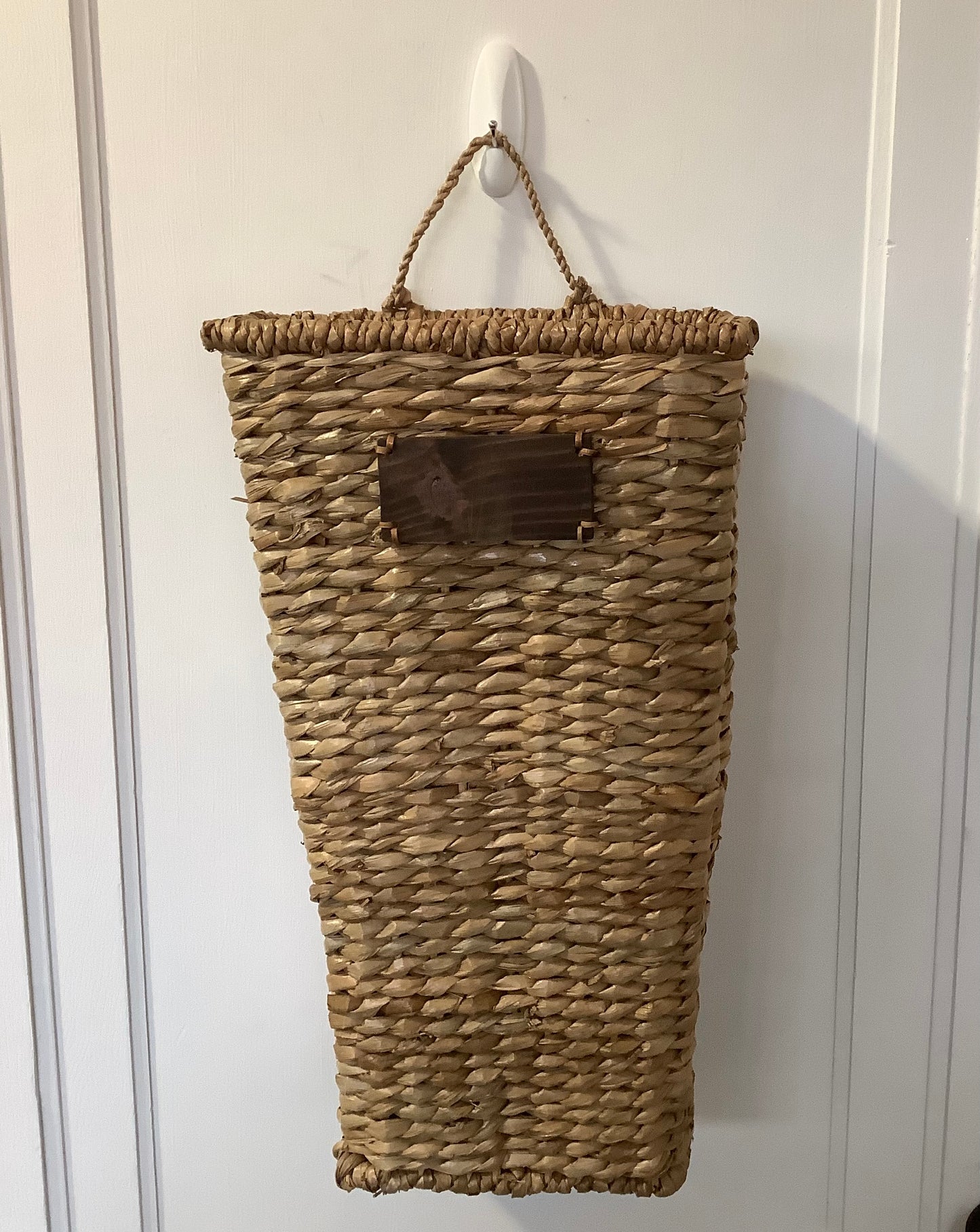 RAZ1537 Wall Basket / Hanging