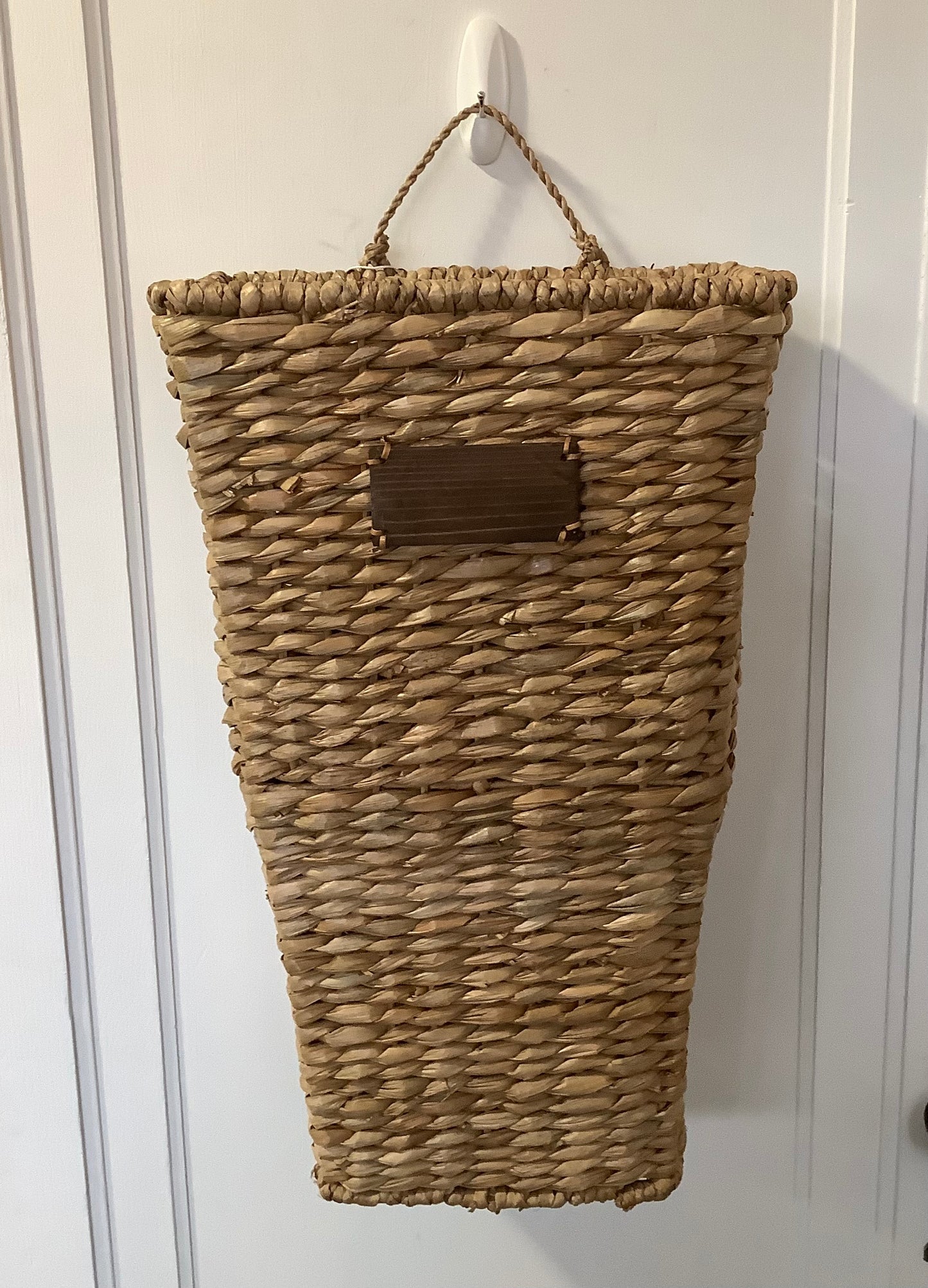 RAZ1537 Wall Basket / Hanging